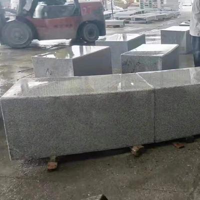 玉坤石材芝麻黑火燒路沿石加工地面鋪設